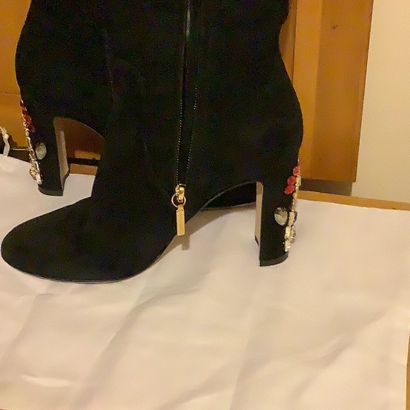 Dolce and Gabbana boots - Picture 8 of 16